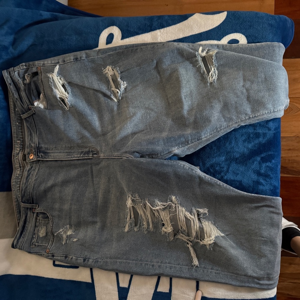 American Eagle Outfitters Women's Ripped Blue Jeans